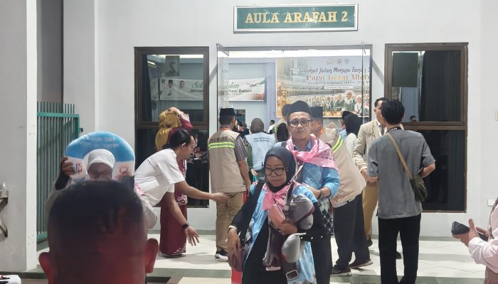 2.208 Jemaah Haji Riau Telah Diberangkatkan, 16 Orang Masih Tertund