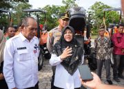 Bupati Siak Serahkan Alsintan Rp8,7 Miliar, Petani: Kami Tak Pernah Dapat Sebelumnya