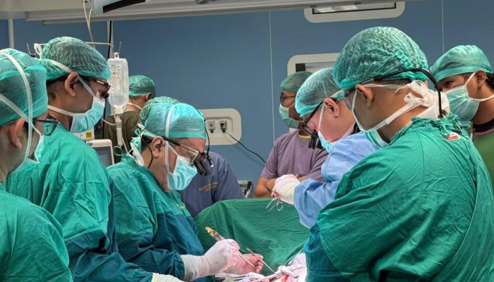 RSUD Arifin Achmad Berhasil Lakukan Operasi Bypass Saat Jantung Masih Berdetak