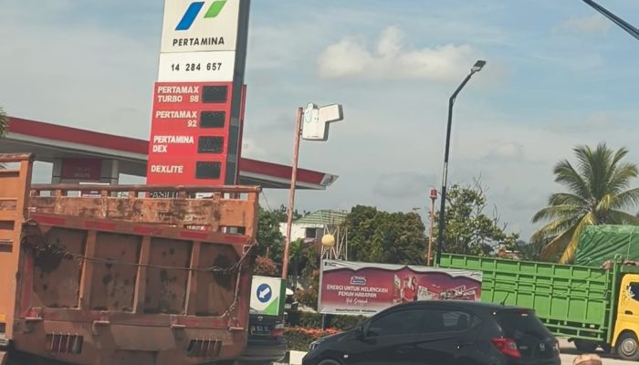 Antrean BBM Mengular, Pertamina Tambah Pasokan hingga 20 Persen di Riau