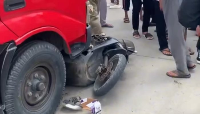Geger, Pengendara Sepeda Motor Tewas Ditabrak Truk Saat Lawan Arus di Jalan Soekarno Hatta Pekanbaru