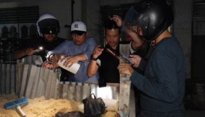 Polisi Gerebek Kampung Dalam Pekanbaru, Sabu 240 Gram dan 875 Ekstasi Disembunyikan di Tanah Timbun