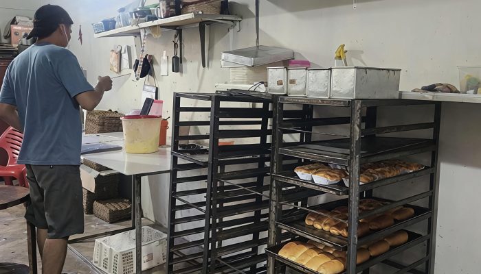 Di Balik Aroma Roti Manis Haga Bakery, Ada Kisah Ayah yang Menolak Menyerah