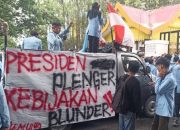 Demo Mahasiswa di DPRD Riau Memanas, Polisi dan Mahasiswa Saling Dorong