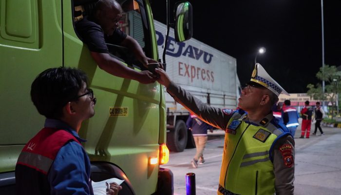 Hutama Karya Gencarkan Operasi Microsleep di Tol Pekanbaru-Dumai, Pengendara Mengantuk Diminta Segera Beristirahat