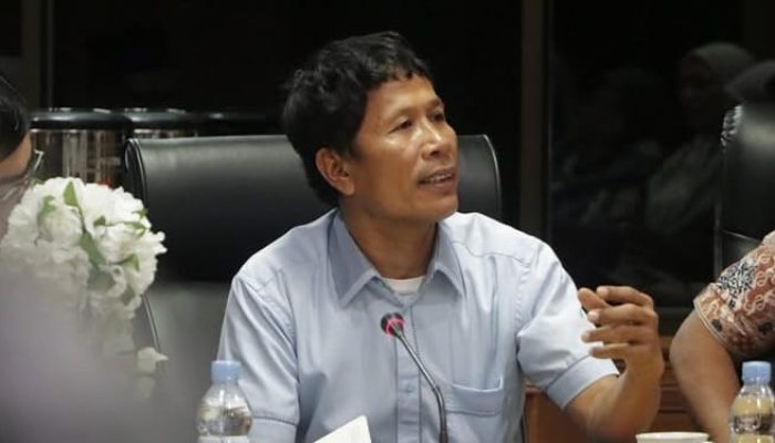 Sampaikan Permohonan Maaf, Indra Gunawan Eet Menyesali Kerusuhan yang Terjadi di DPRD Riau