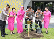 Lepas Brigjen Hengki, Kapolda Riau Titipkan Semangat Green Policing Diteruskan
