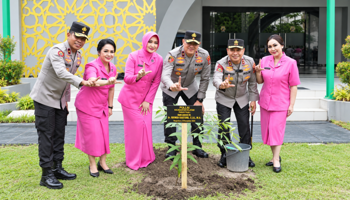 Lepas Brigjen Hengki, Kapolda Riau Titipkan Semangat Green Policing Diteruskan