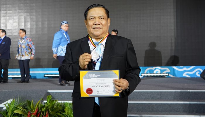 SF Hariyanto Gubernur Pertama di Indonesia Raih Gelar ASEAN Engineer pada CAFEO ke-44 di Bandung