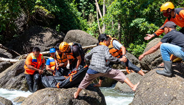 Wisatawan 25 Tahun Tewas Tergelincir di Air Terjun Robo Harau Sumbar